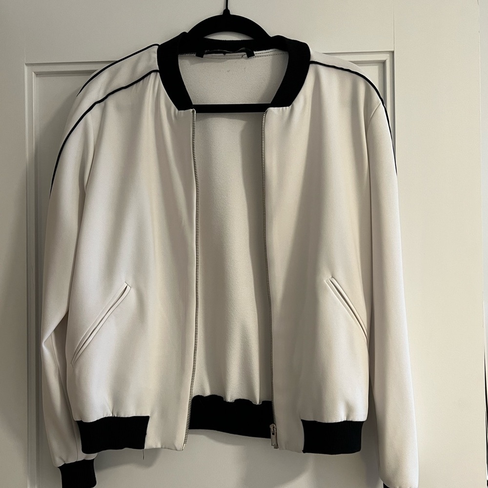 Zara zip bomber